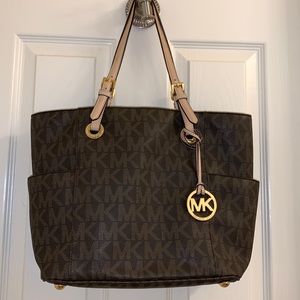 Michael Kors Jet Set Tote